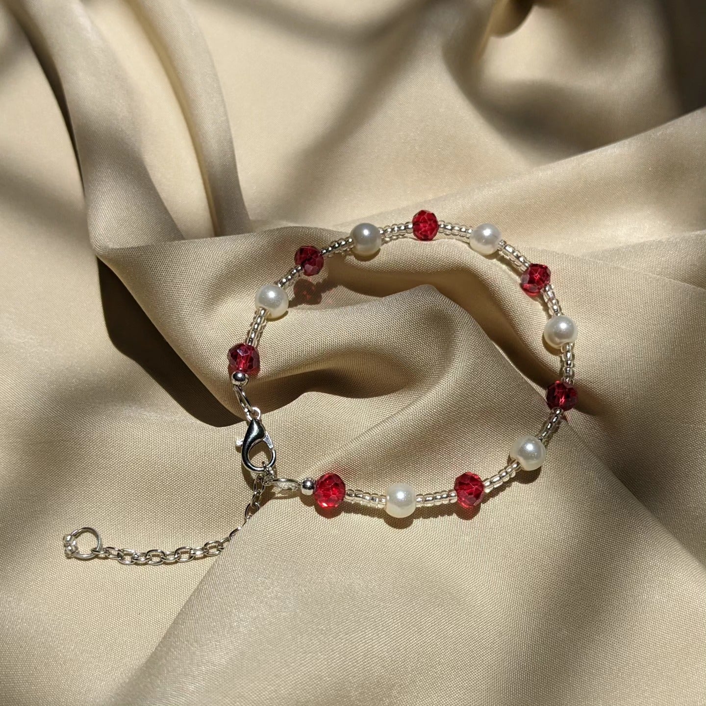Rosé Charm Pearl Beaded Bracelet